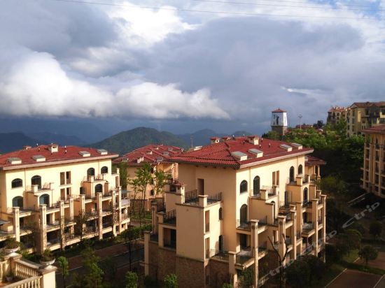 重庆木里小镇花园洋房图片