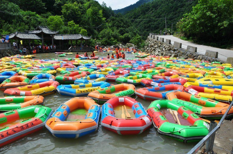 百丈飞瀑漂流图片