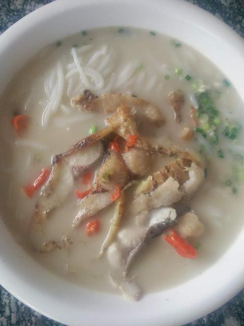 地址(在哪里):湘江红鲜鱼粉位于永州市新田县秀峰街与迎宾路交叉路口