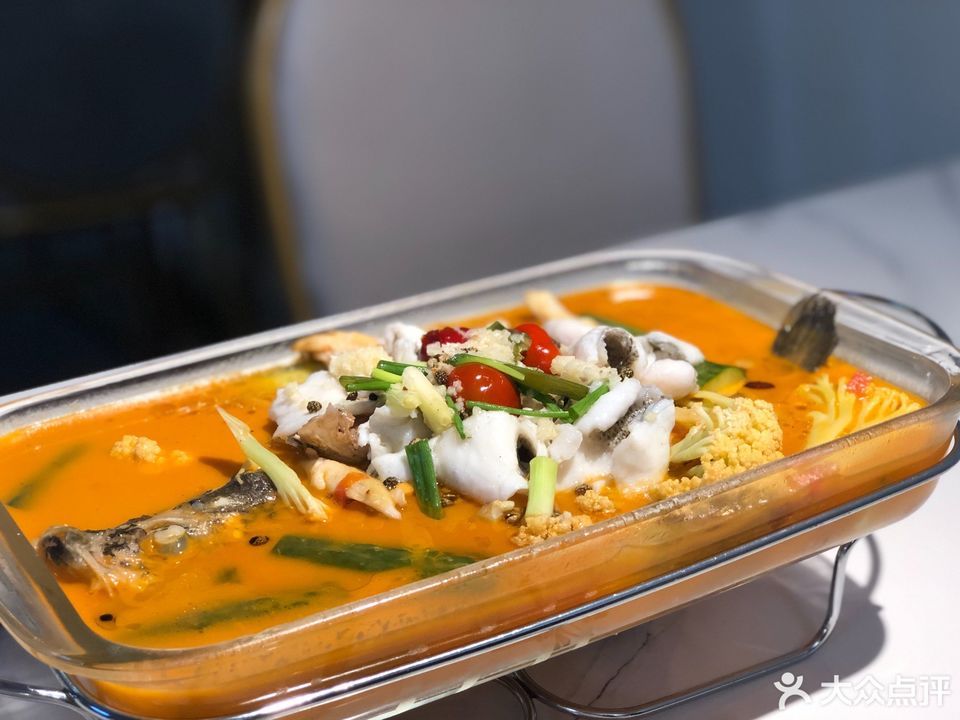 明炉酸汤鲈鱼图片