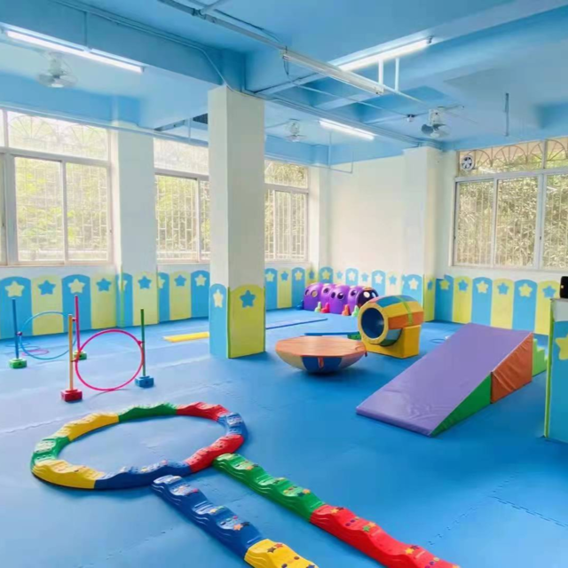 优越宝贝早教托育婴儿游泳中心图片