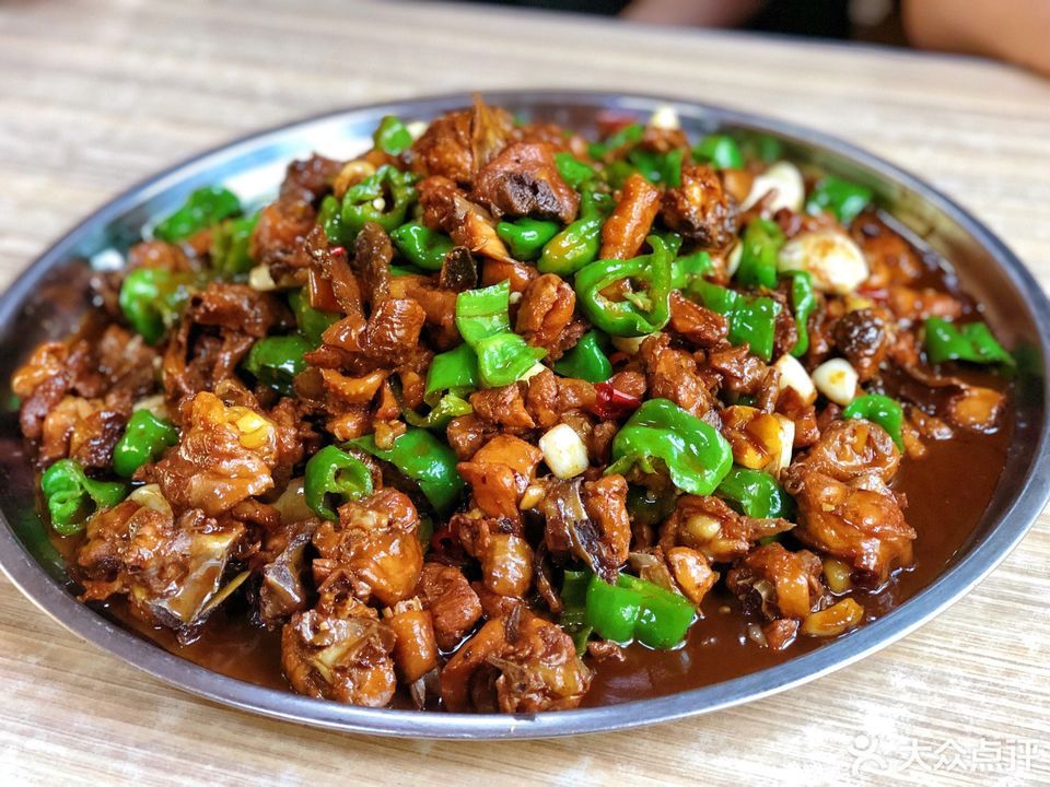 野蘑菇芦花鸡图片