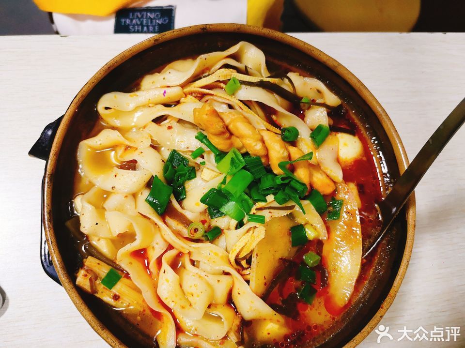 砂锅刀削面图片