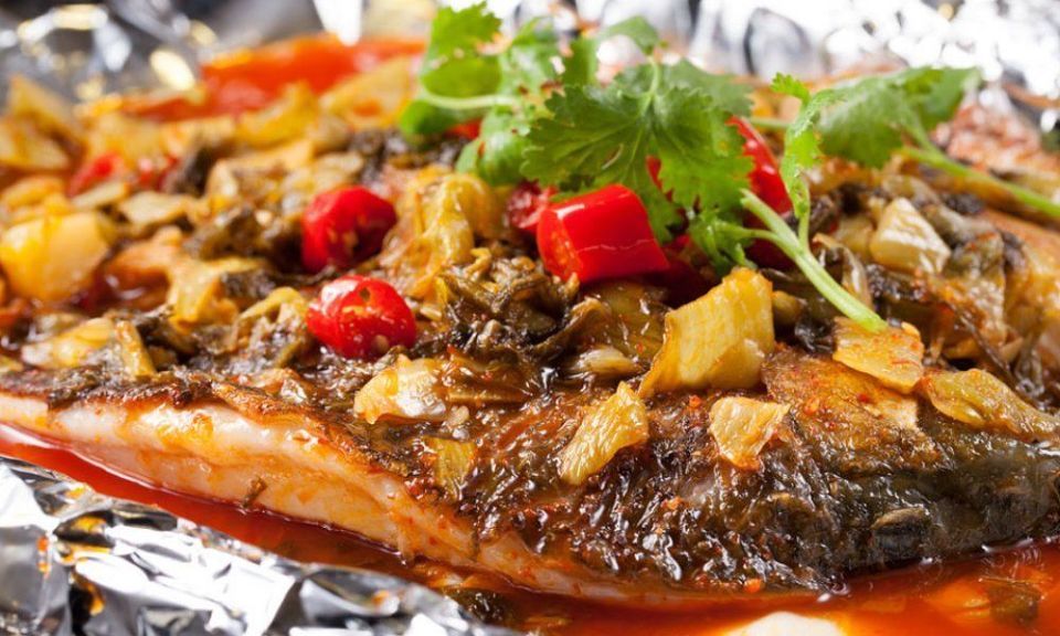 老坛酸菜风味烤鱼图片