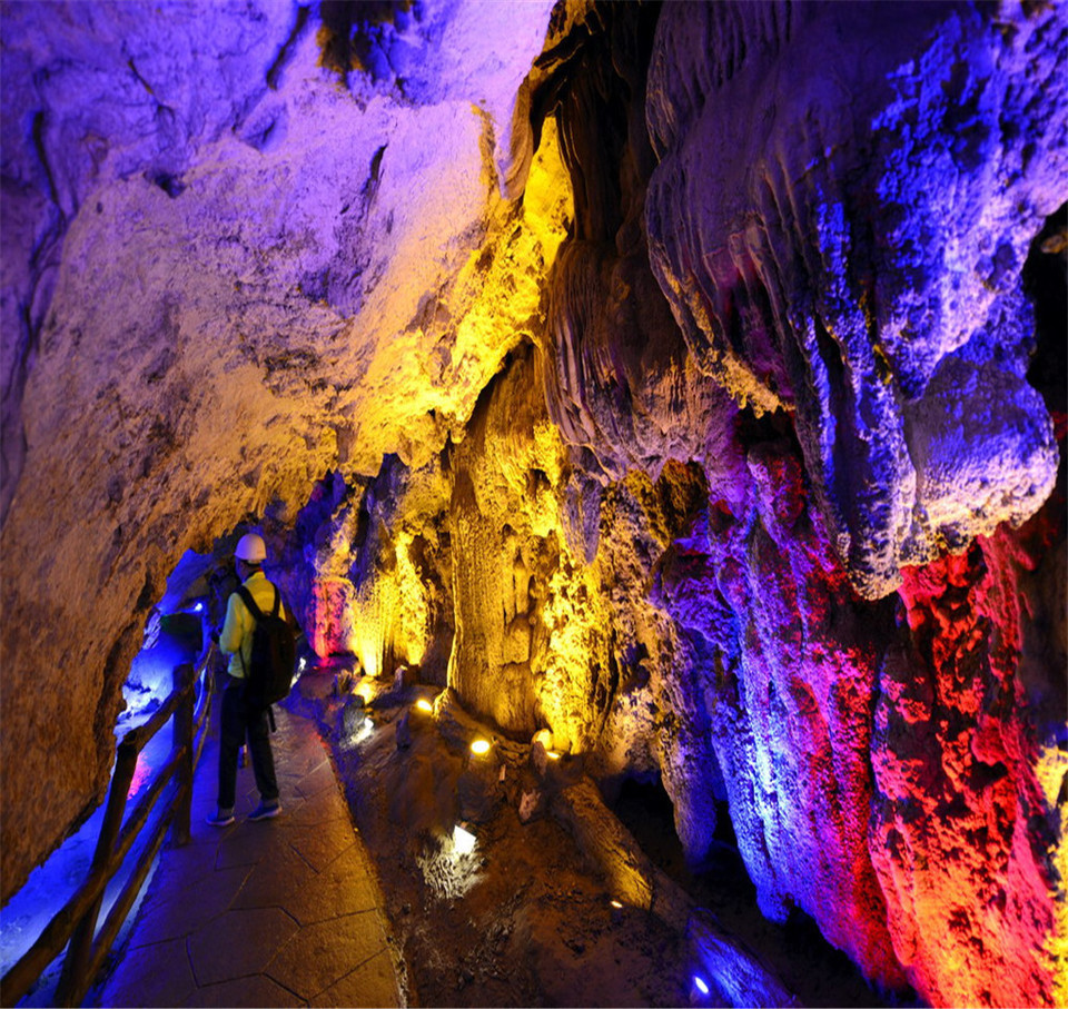 地址(在哪里):赖源溶洞位于龙岩市连城县赖源乡介绍:标签:风景名胜