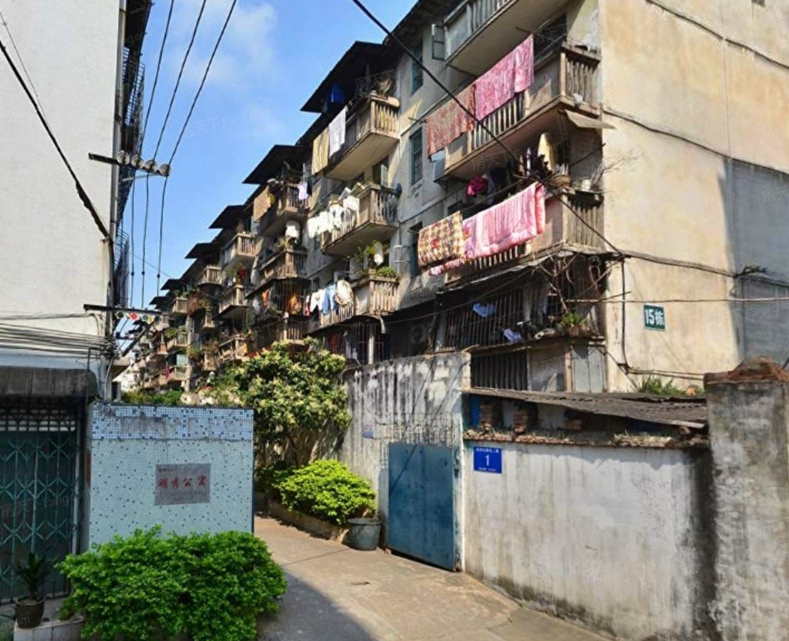 地址(在哪里):明秀公寓位于南宁市西乡塘区明秀东路北二里1号介绍