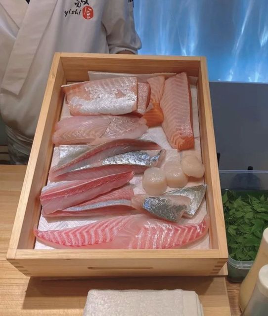 金枪鱼中脂手握图片