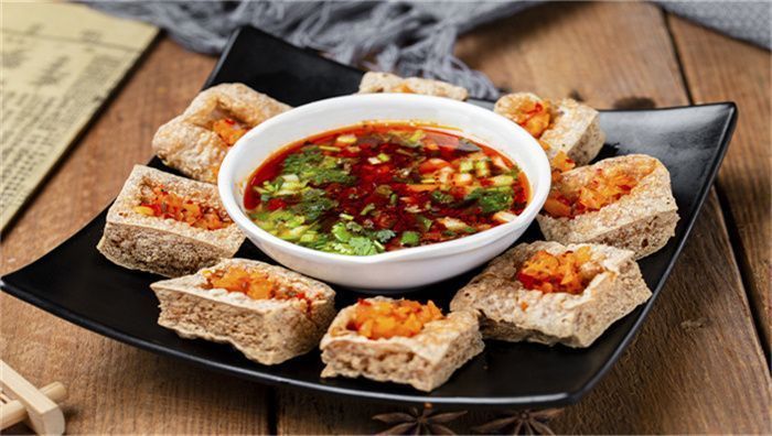 黎大锅臭豆腐图片