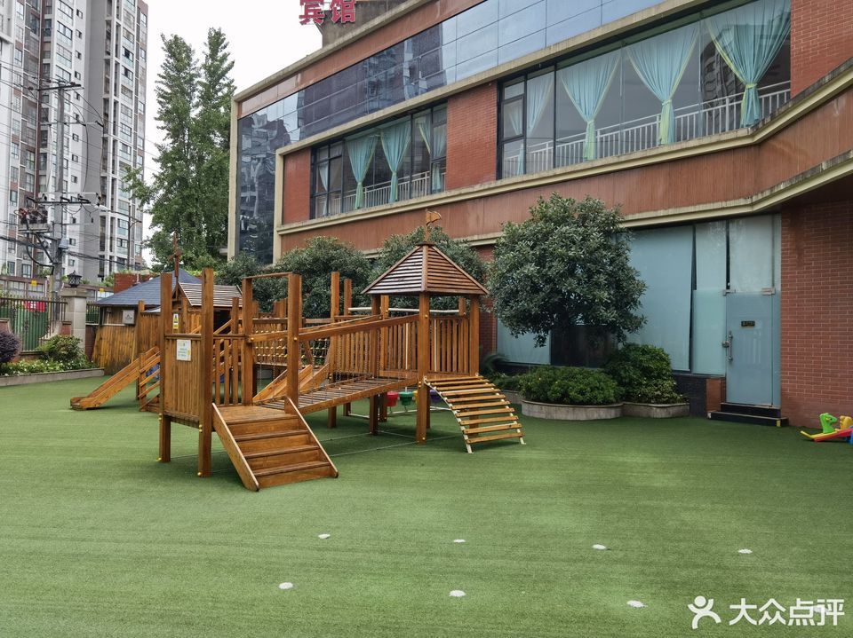 五星跨世紀幼兒園圖片