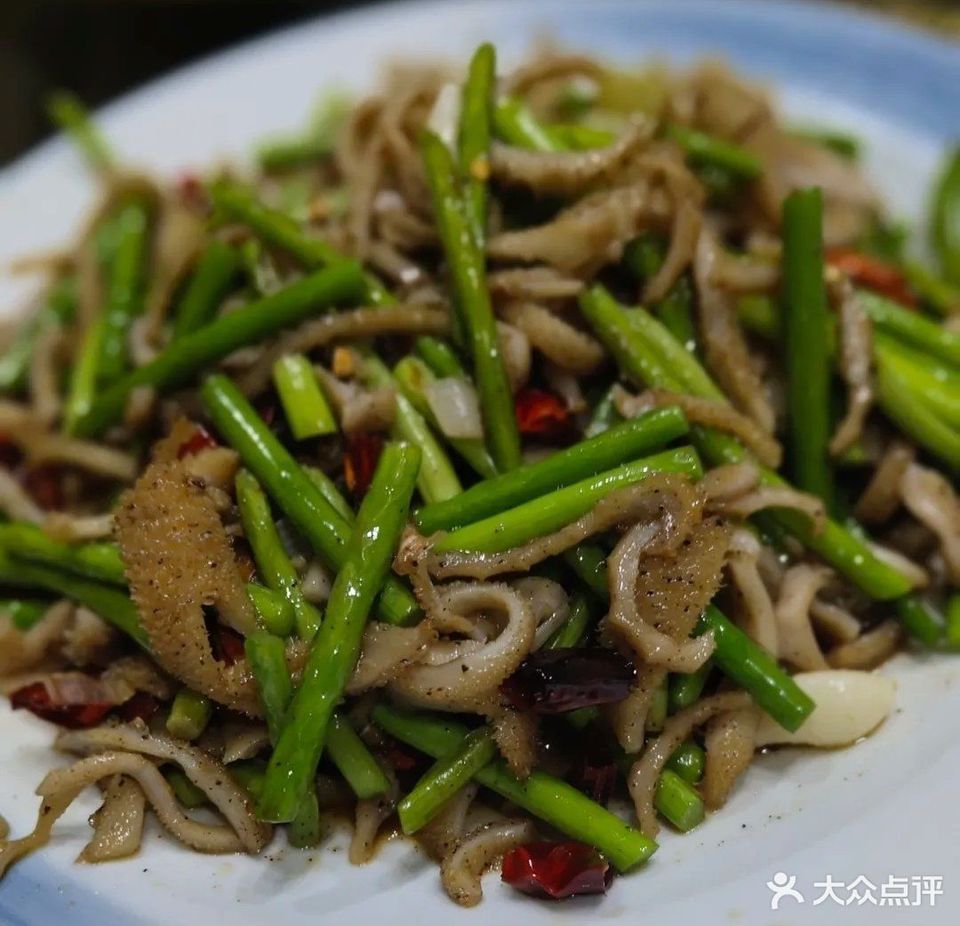 烧杂鱼特色酸菜鱼推荐菜:介绍:地址(在哪里):睢宁土菜馆位于徐州市泉