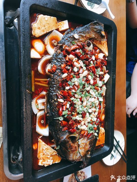 烤梭边鱼图片
