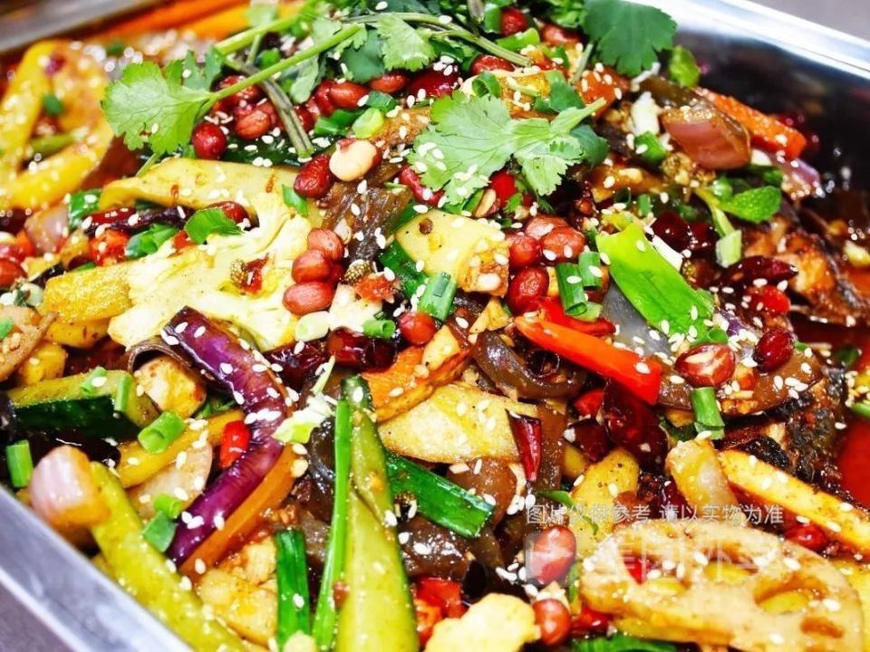 特色蔬菜烤鱼江团图片