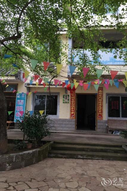 在哪里,在哪儿):桂林市恭城瑶族自治县红岩村电话:恭城红华楼民宿地址