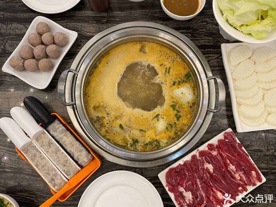 沙茶牛腩锅底图片