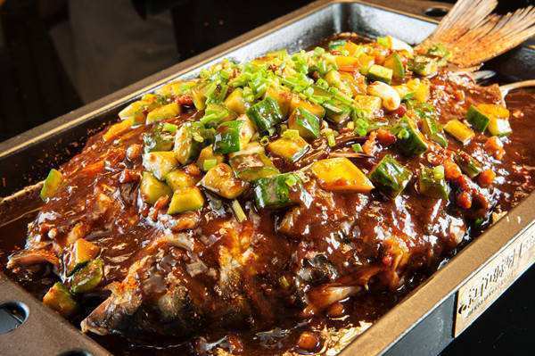 黄金川香蒜泥烤鱼梭边鱼推荐菜:介绍:地址(在哪里):老灶川师烤鱼位于