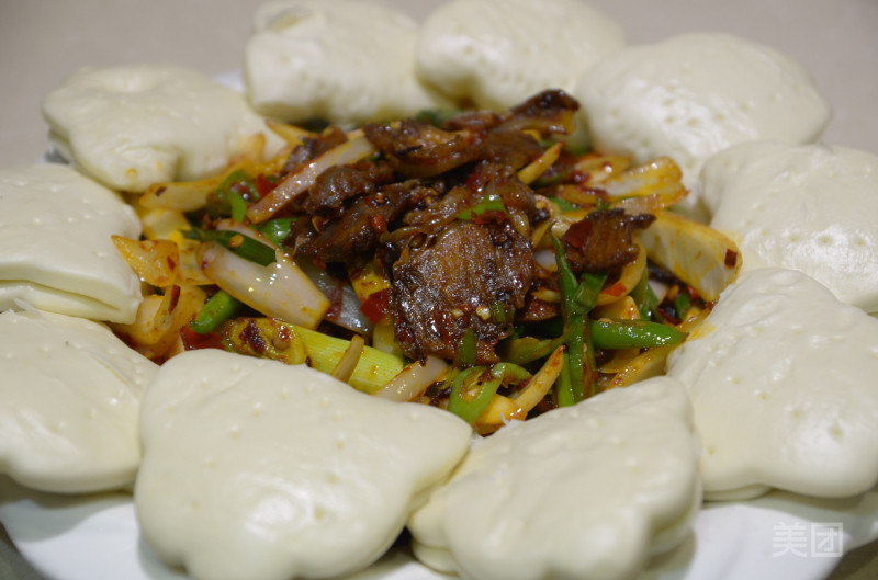 回锅牛肉夹饼图片