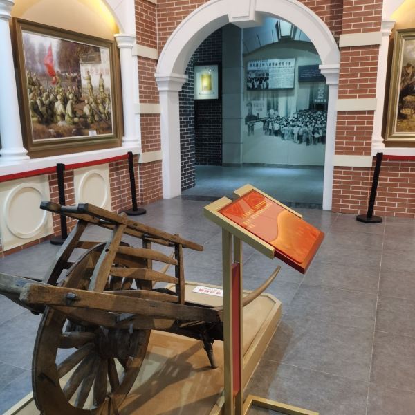 南京路上好八连事迹展览馆