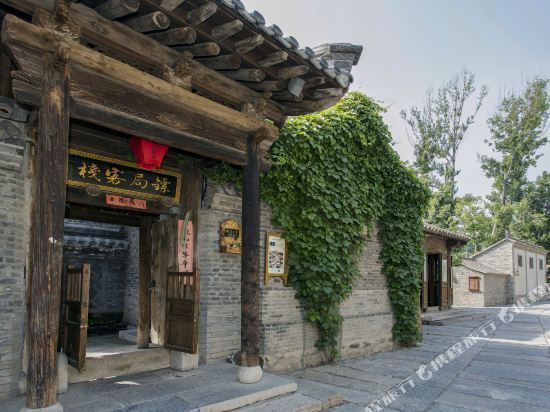 在哪,在哪里,在哪儿):北京市密云区司马台村古北口镇景区枕水客栈电话