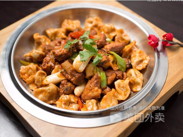 排骨垫饺子图片