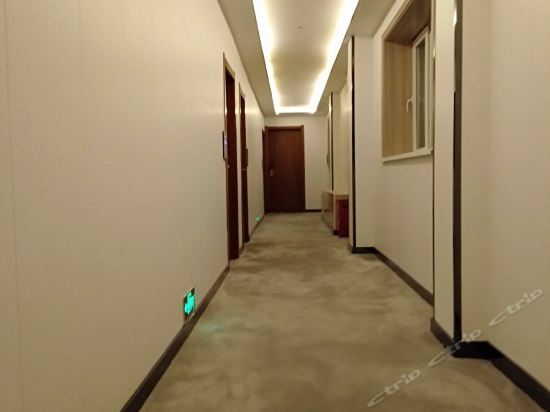 湟源县海源网围栏有限责任公司停车场