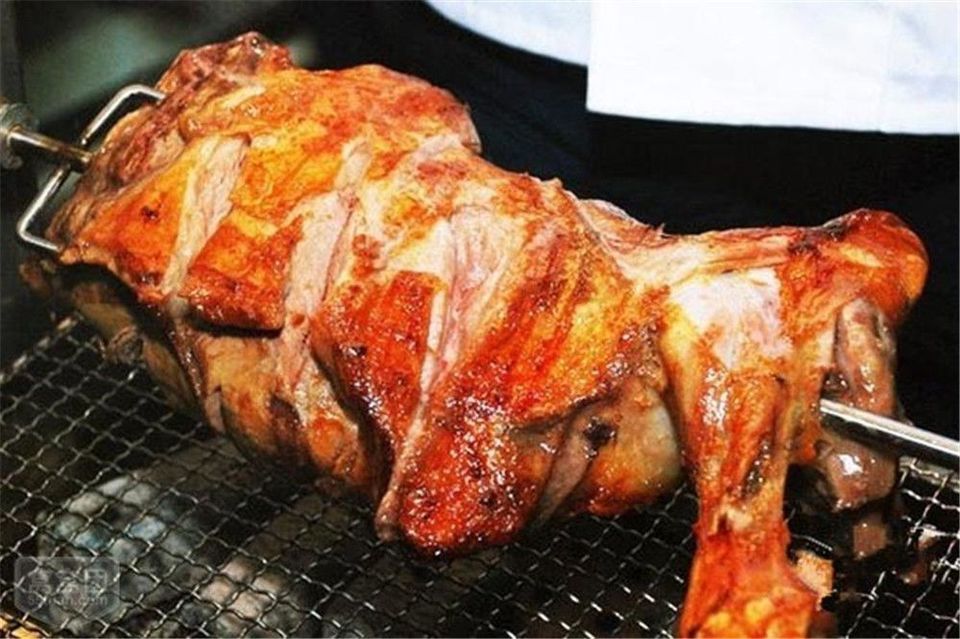 私人订制炭烤羊腿图片