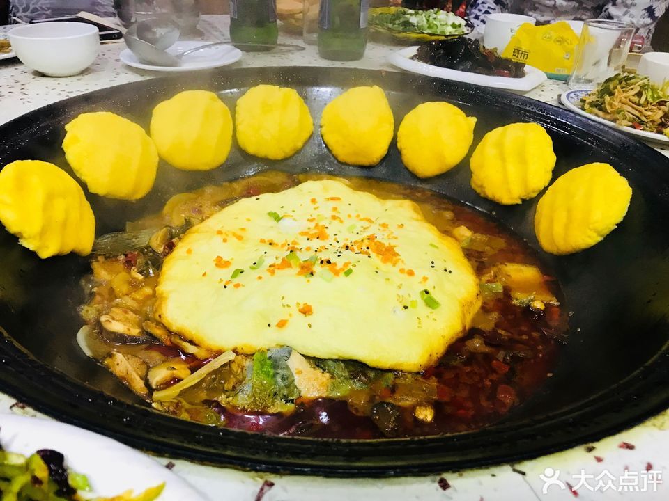 玉米面贴锅饼图片
