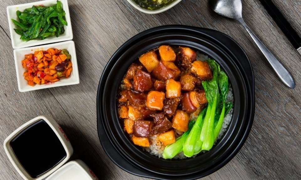 红烧肉煲仔饭图片