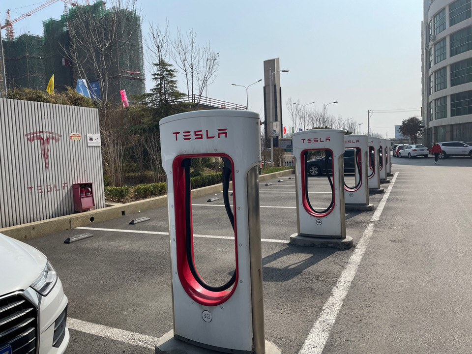 特斯拉汽车充电桩