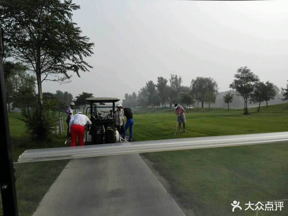 东方双鹰高尔夫俱乐部图片