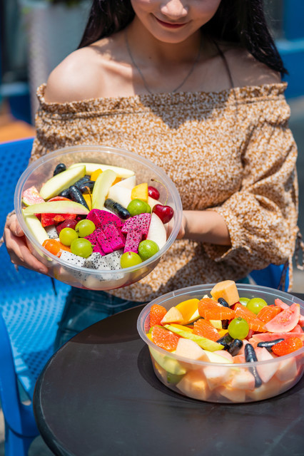 甘草水果拼盘图片