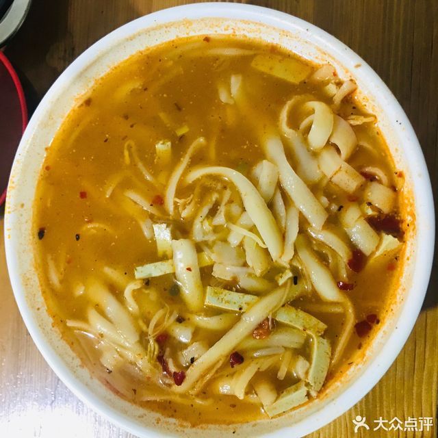 三娃甘泉炝锅面