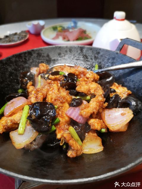 推荐菜:介绍:地址(在哪里):山西会馆(体育路店)位于太原市小店区营盘