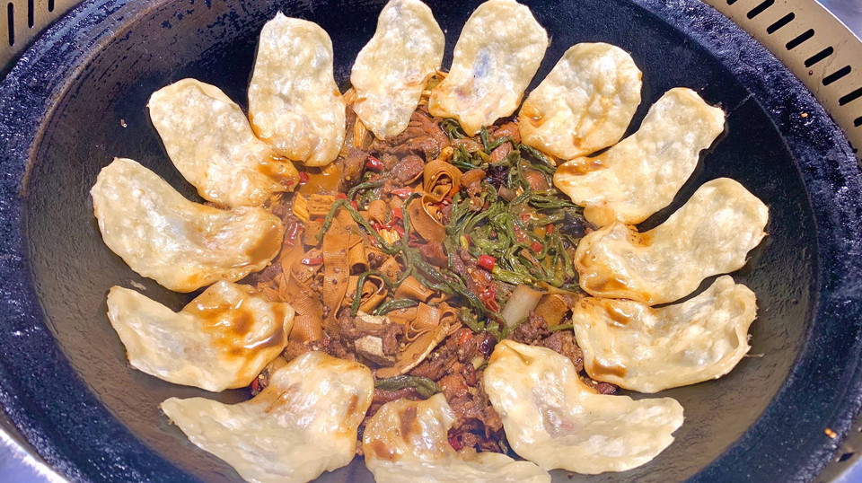 地锅鸡图片