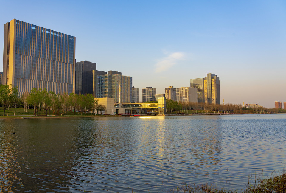 去,怎么走,在哪,在哪里,在哪儿):郑州市金水区龙子湖西路东150米电话