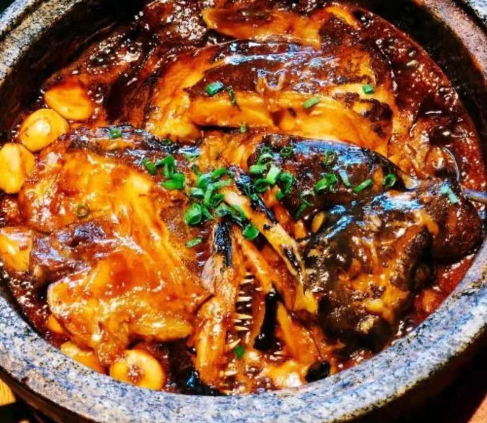 石锅碟鱼头图片