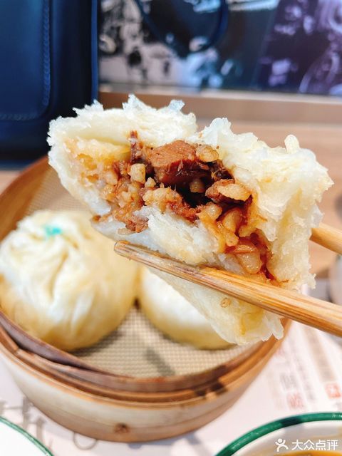 介绍:地址(在哪里):翠满珑破酥包胡辣汤(人民中路店)位于昆明市盘龙区