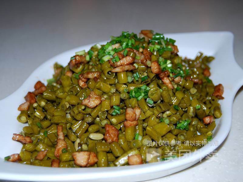 肉沫酸豆角木桶饭图片