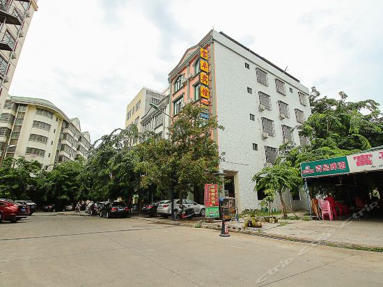 怎么去,怎么走,在哪,在哪里,在哪儿):琼海市嘉积镇爱海南路与爱华东路