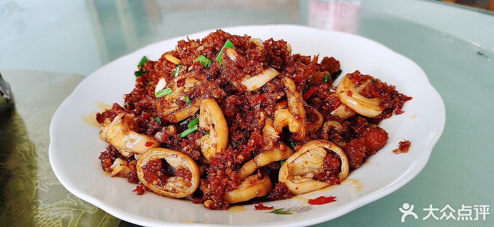 榨广椒炒肥肠图片
