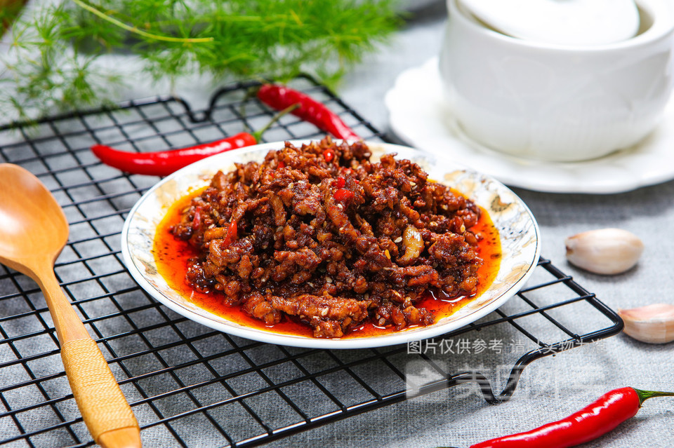 老干妈辣子鸡图片