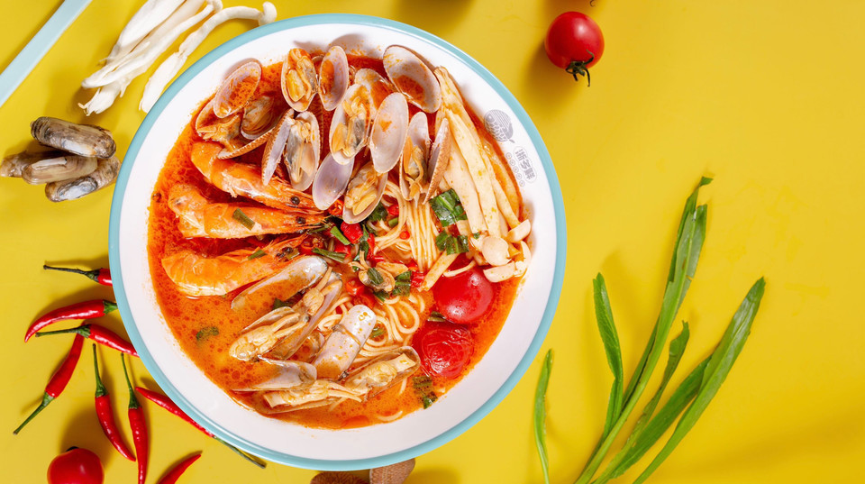 冬阴功汤底)推荐菜:介绍:地址(在哪里):浙多鲜宁波海鲜面位于昆明市