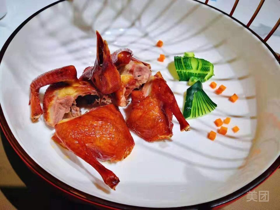 玻璃脆皮乳鸽图片