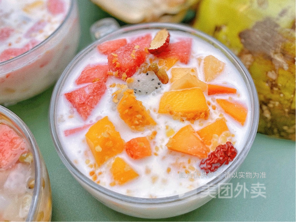 椰子水水果清补凉图片