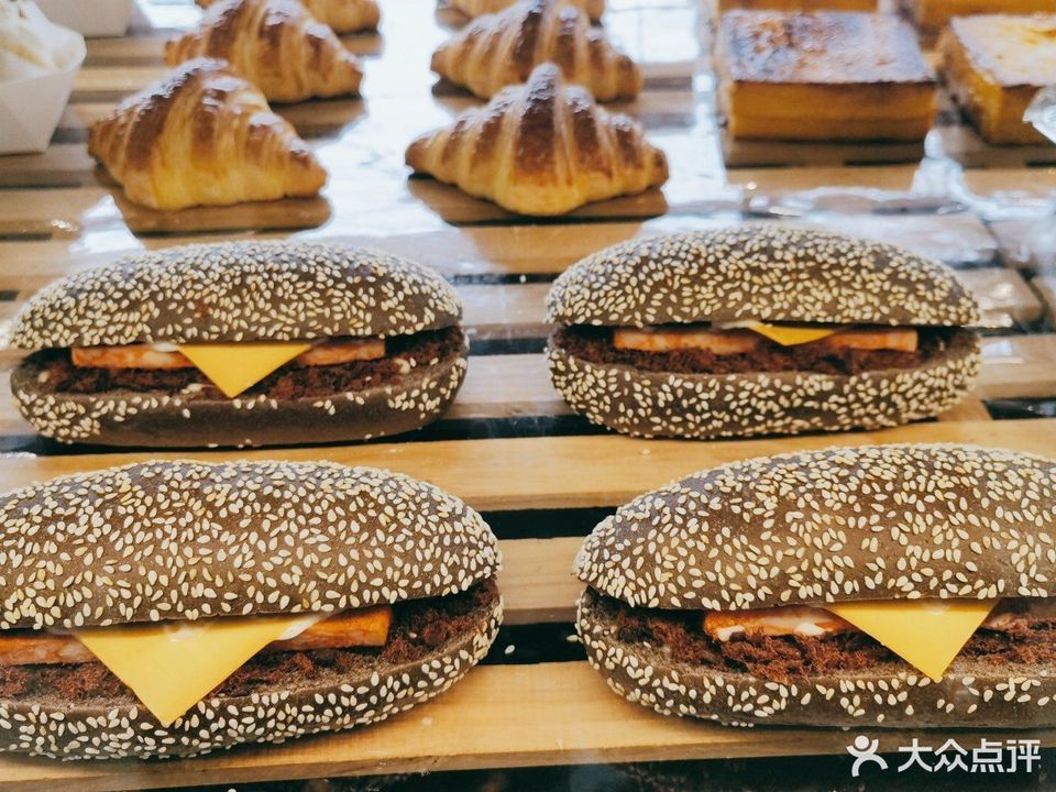 米莎贝尔西点面包生日蛋糕图片