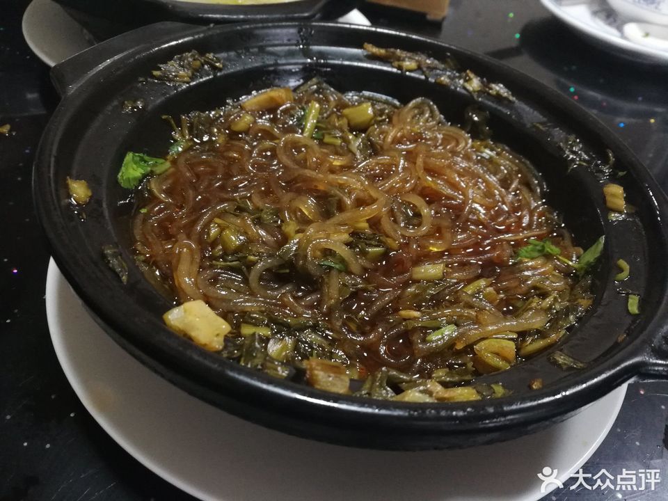 酸菜粉条砂锅图片