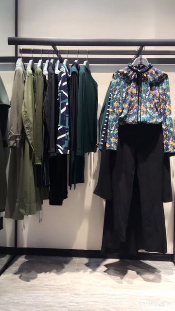 香港允硕女装专卖店图片
