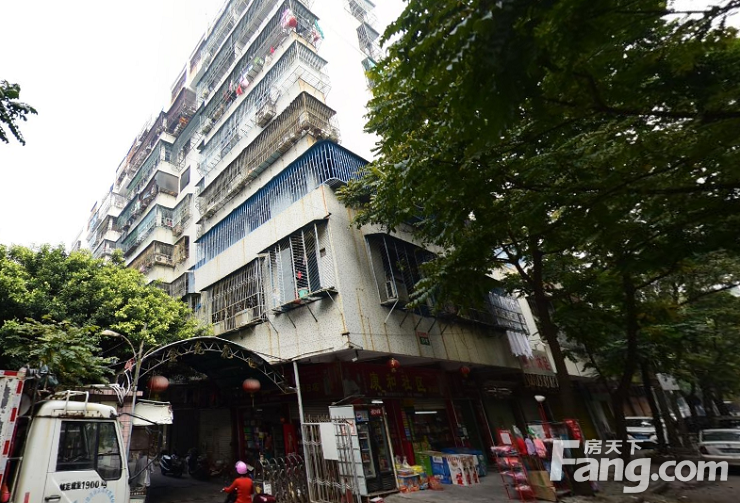 地址(在哪里):金龙花园位于汕头市龙湖区新津街道铭紫华府附近介绍