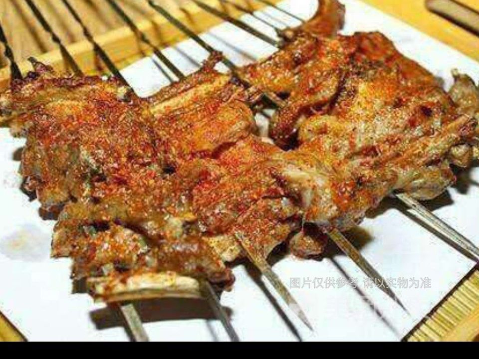 新疆天山烤羊肉串