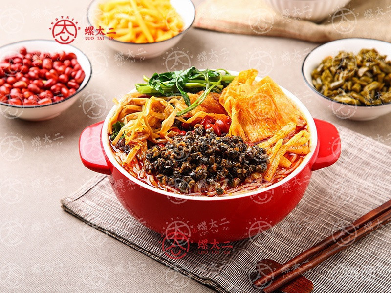 招牌螺肉螺蛳粉图片