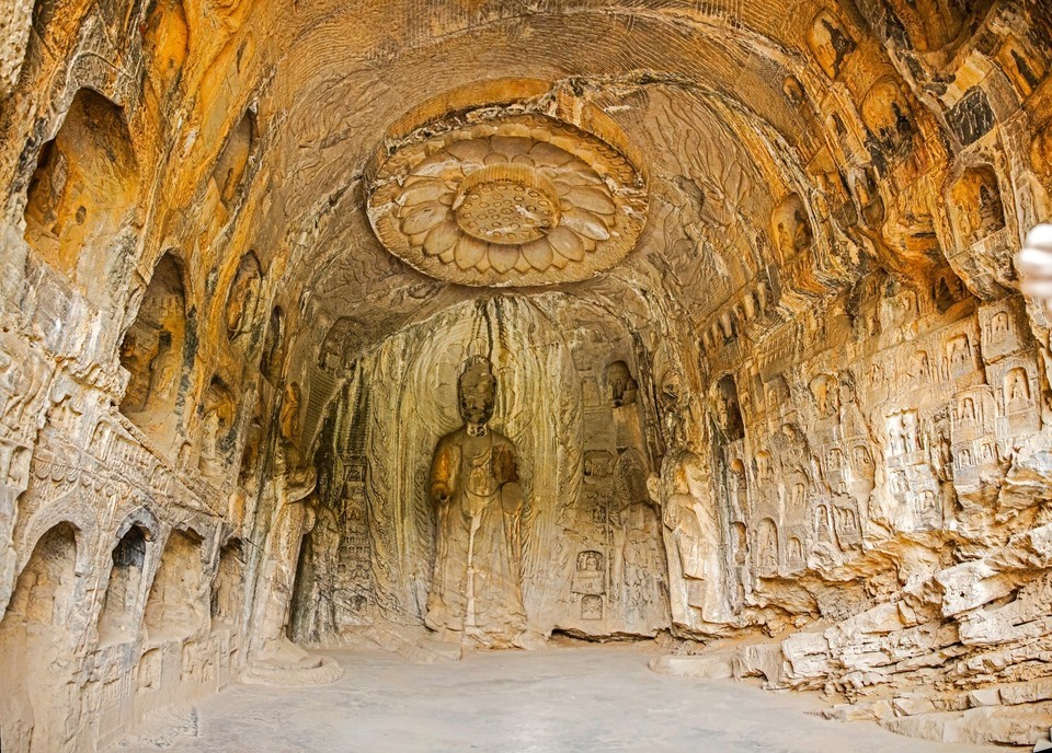 怎么走,在哪,在哪里,在哪儿):洛阳市洛龙区龙门石窟街道电话:药方洞